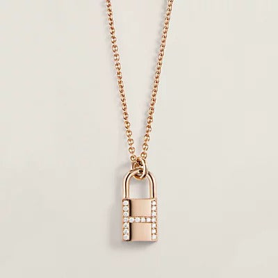 [AW]HM ADVANCED NICHE LOCK HEAD NECKLACE DIAMONDS