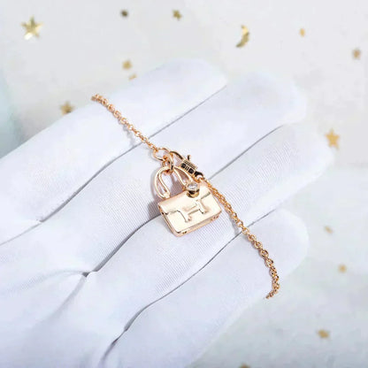 [AW]AMULETTE PEDANT ROSE GOLD NECKLACE