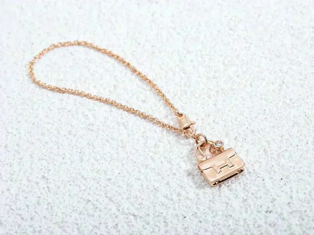 [AW]AMULETTE PEDANT ROSE GOLD NECKLACE