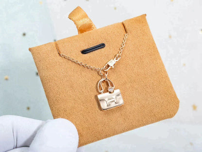 [AW]AMULETTE PEDANT ROSE GOLD NECKLACE