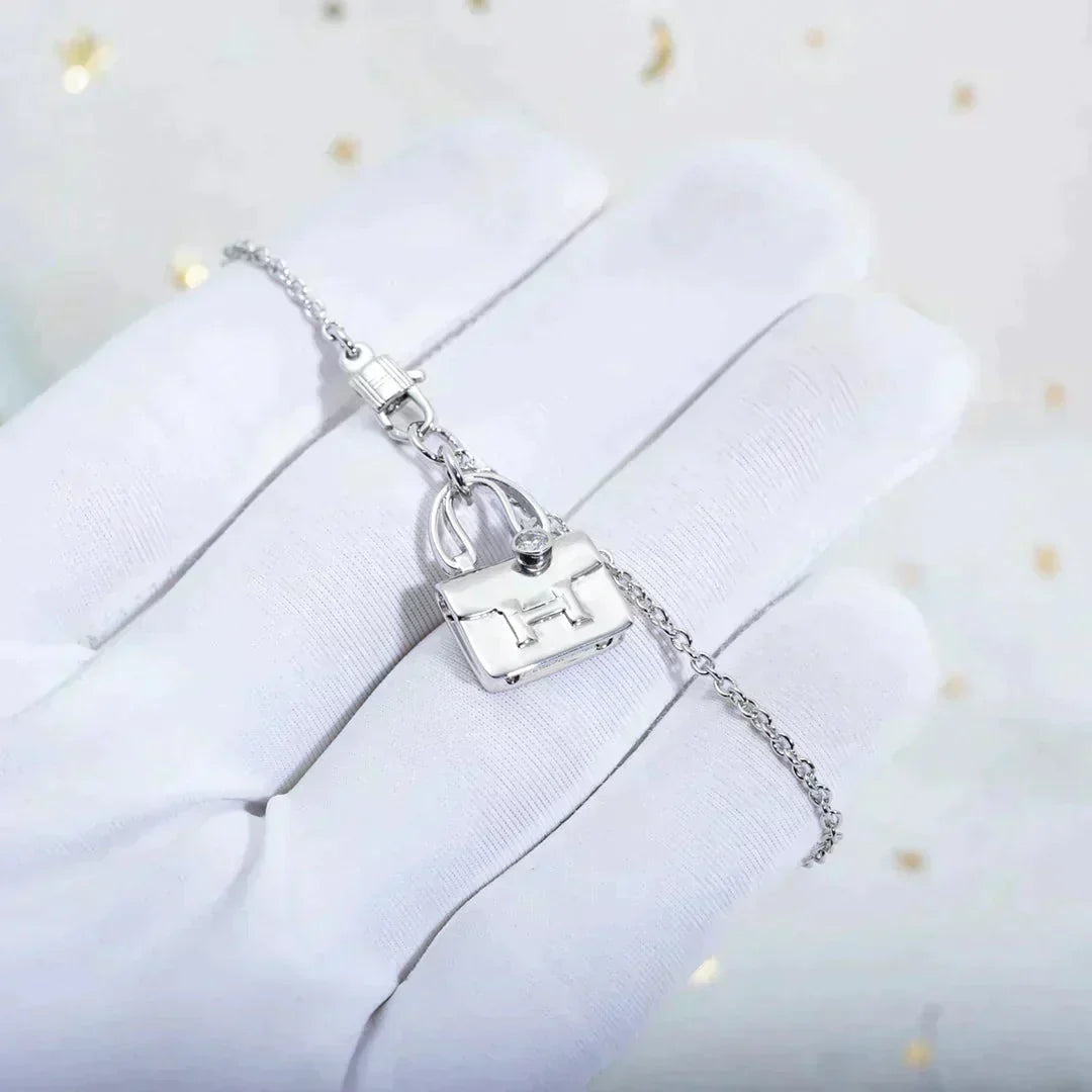 [AW]AMULETTE PEDANT SILVER NECKLACE