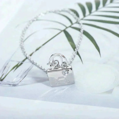 [AW]AMULETTE PEDANT SILVER NECKLACE