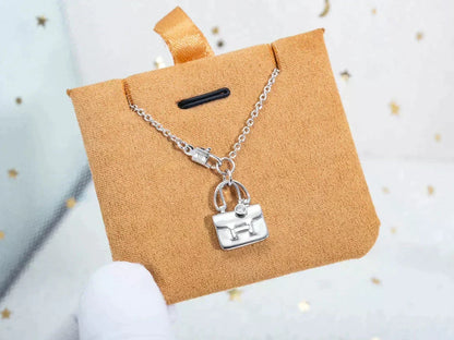 [AW]AMULETTE PEDANT SILVER NECKLACE