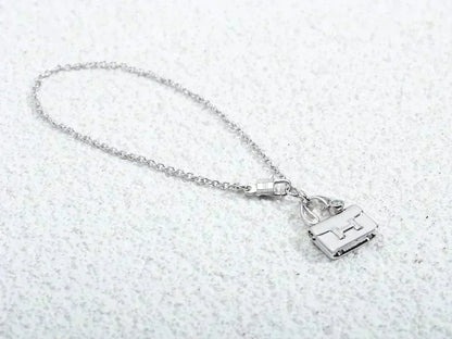 [AW]AMULETTE PEDANT SILVER NECKLACE
