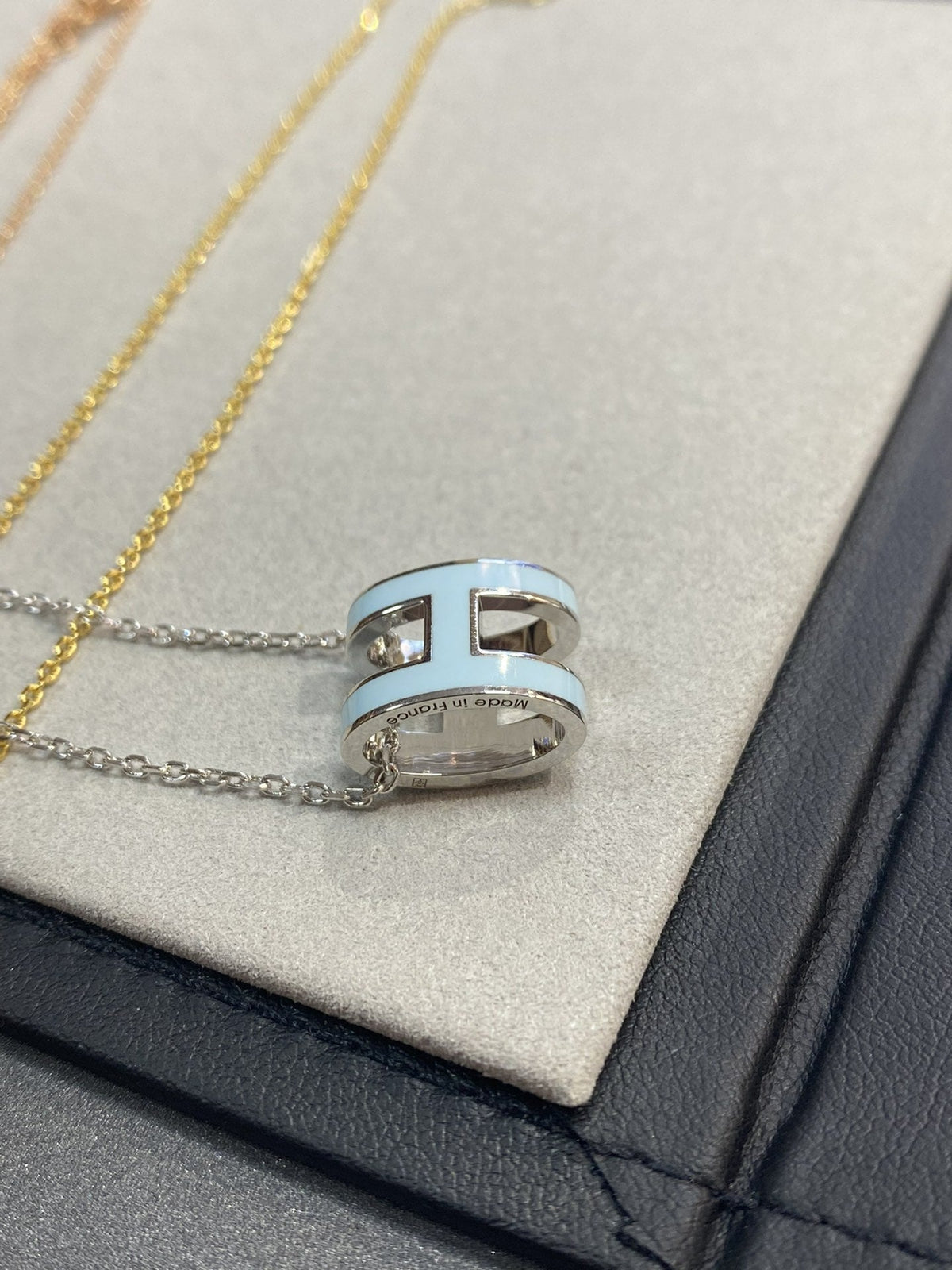 [AW]POP H LIGHT BLUE NECKLACE