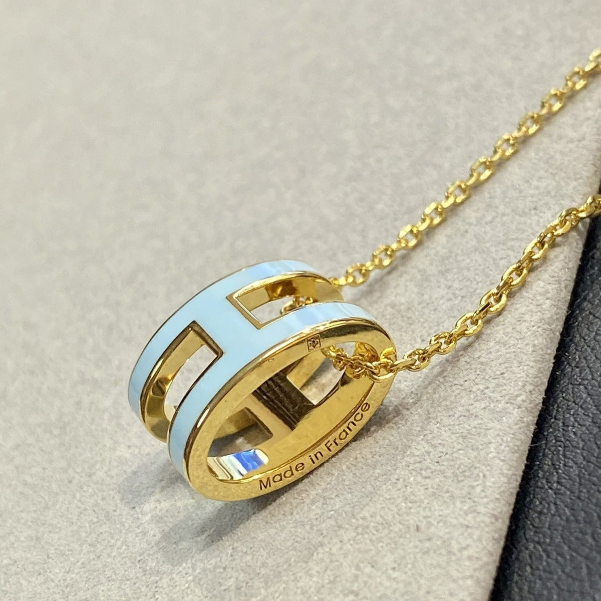 [AW]POP H LIGHT BLUE NECKLACE