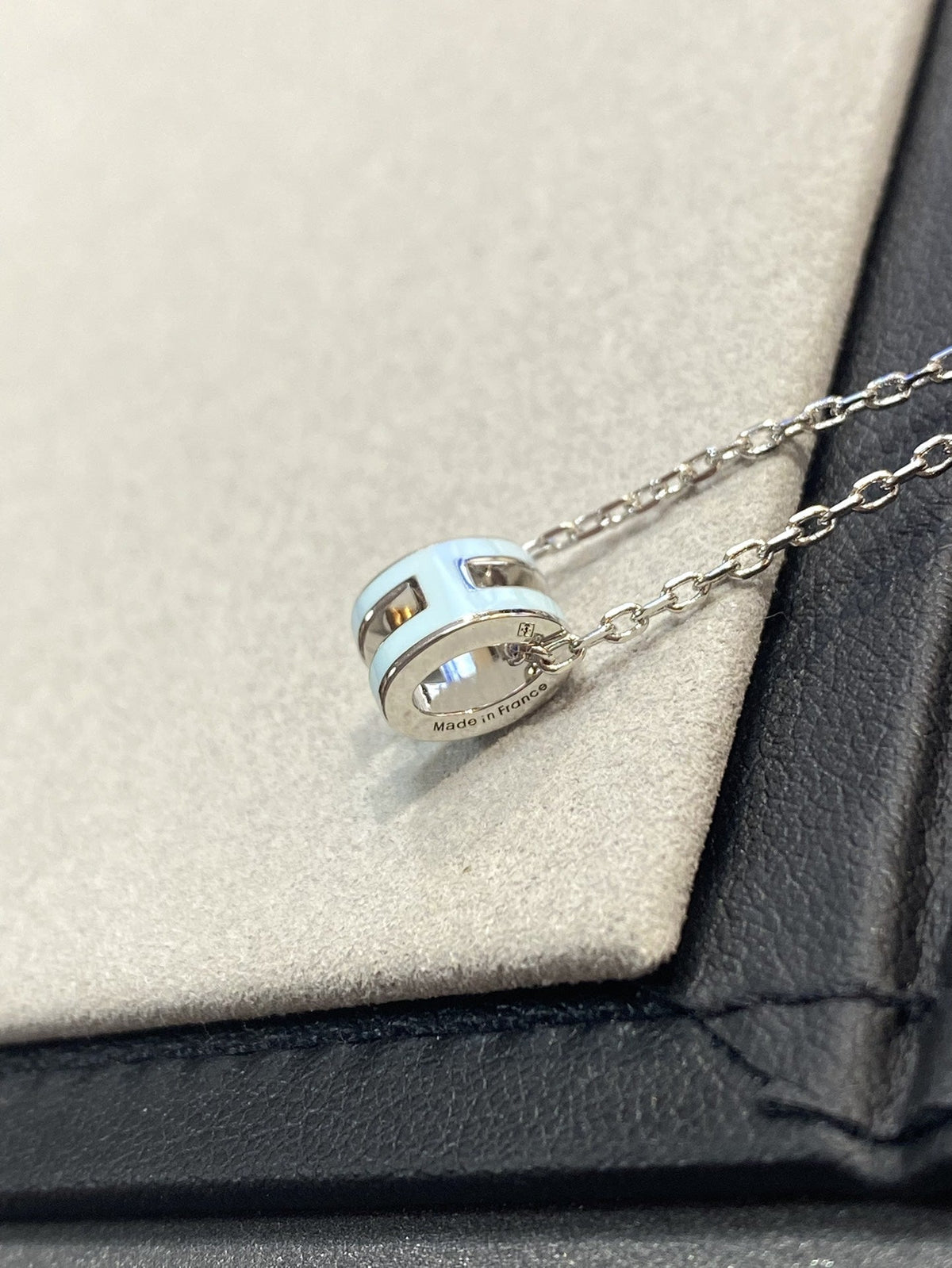 [AW]POP H LIGHT BLUE NECKLACE