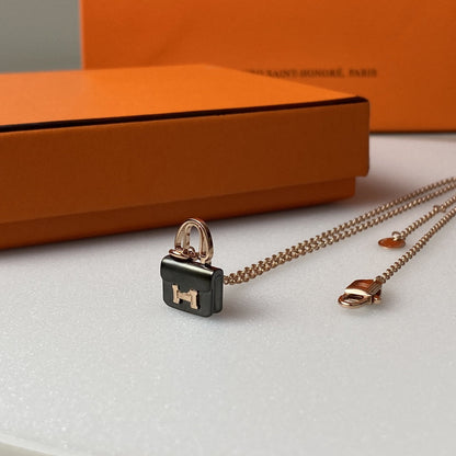 [AW]CONSTANCE BLACK PEDANT ROSE GOLD NECKLACE