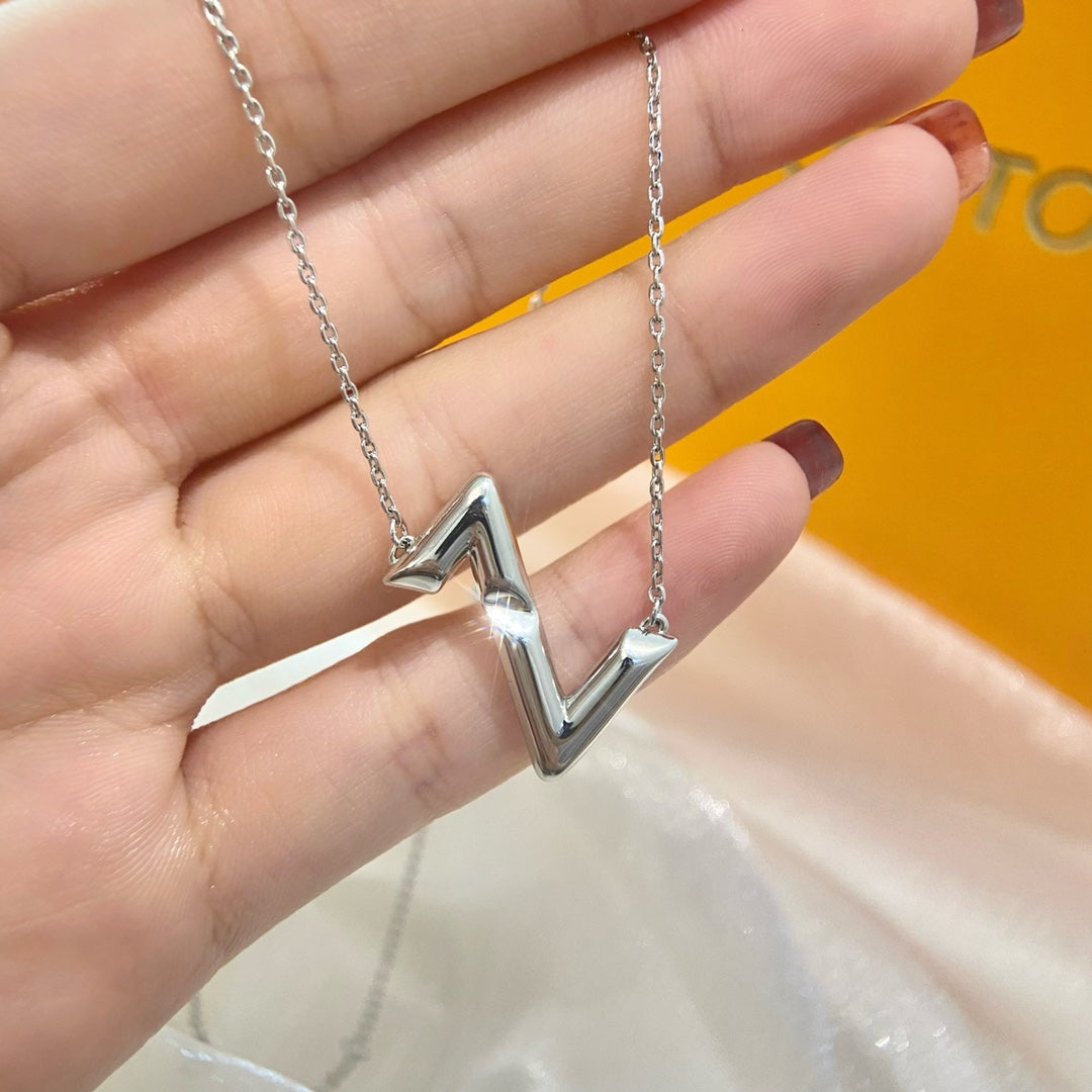 [AW]VOLTE UPSIDE DOWN NECKLACE
