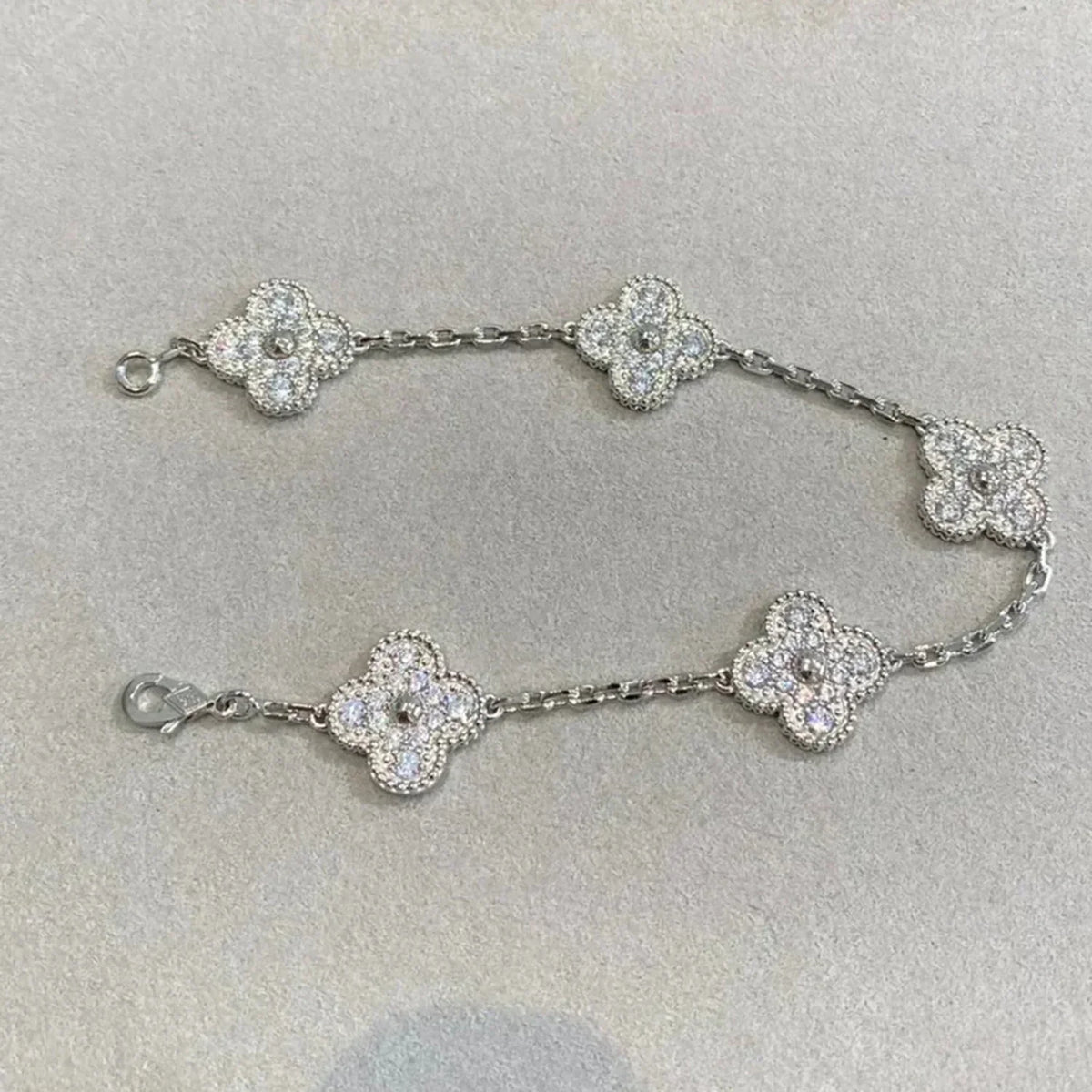 [AW]LUCKY CLOVER 5-MOTIF BRACELET - FULL-DIAMOND