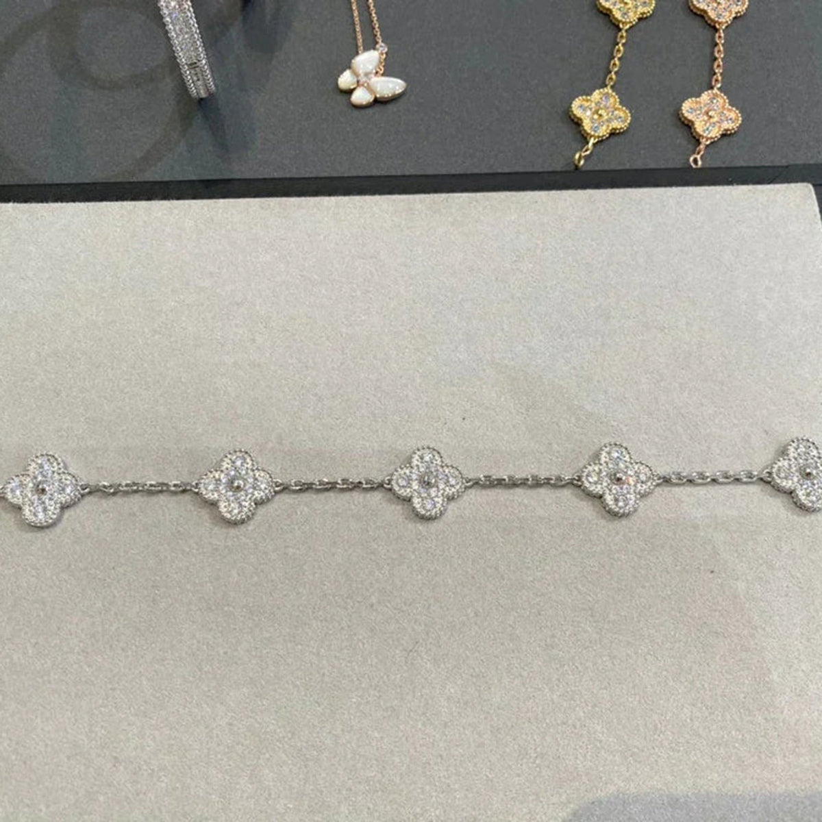 [AW]LUCKY CLOVER 5-MOTIF BRACELET - FULL-DIAMOND