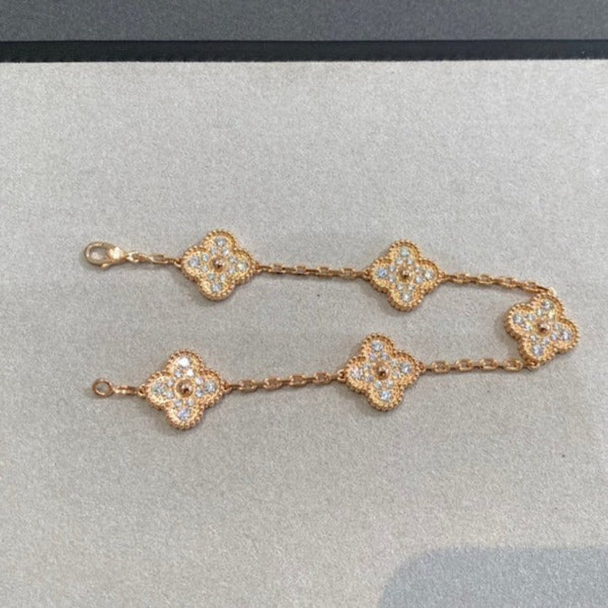 [AW]LUCKY CLOVER 5-MOTIF BRACELET - FULL-DIAMOND