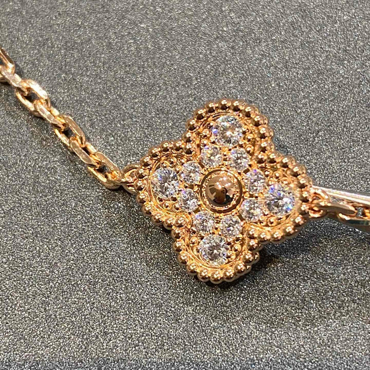 [AW]LUCKY CLOVER 5-MOTIF BRACELET - FULL-DIAMOND
