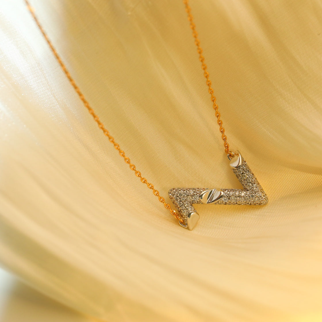 [AW]VOLT SILVER DIAMOND PEDANT NECKLACE