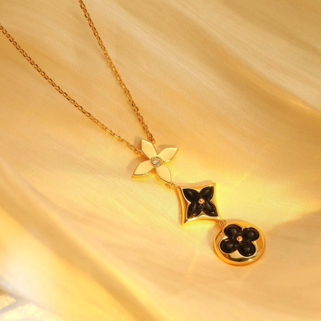 [AW]STAR AND SUN ONYX ROSE GOLD NECKLACE