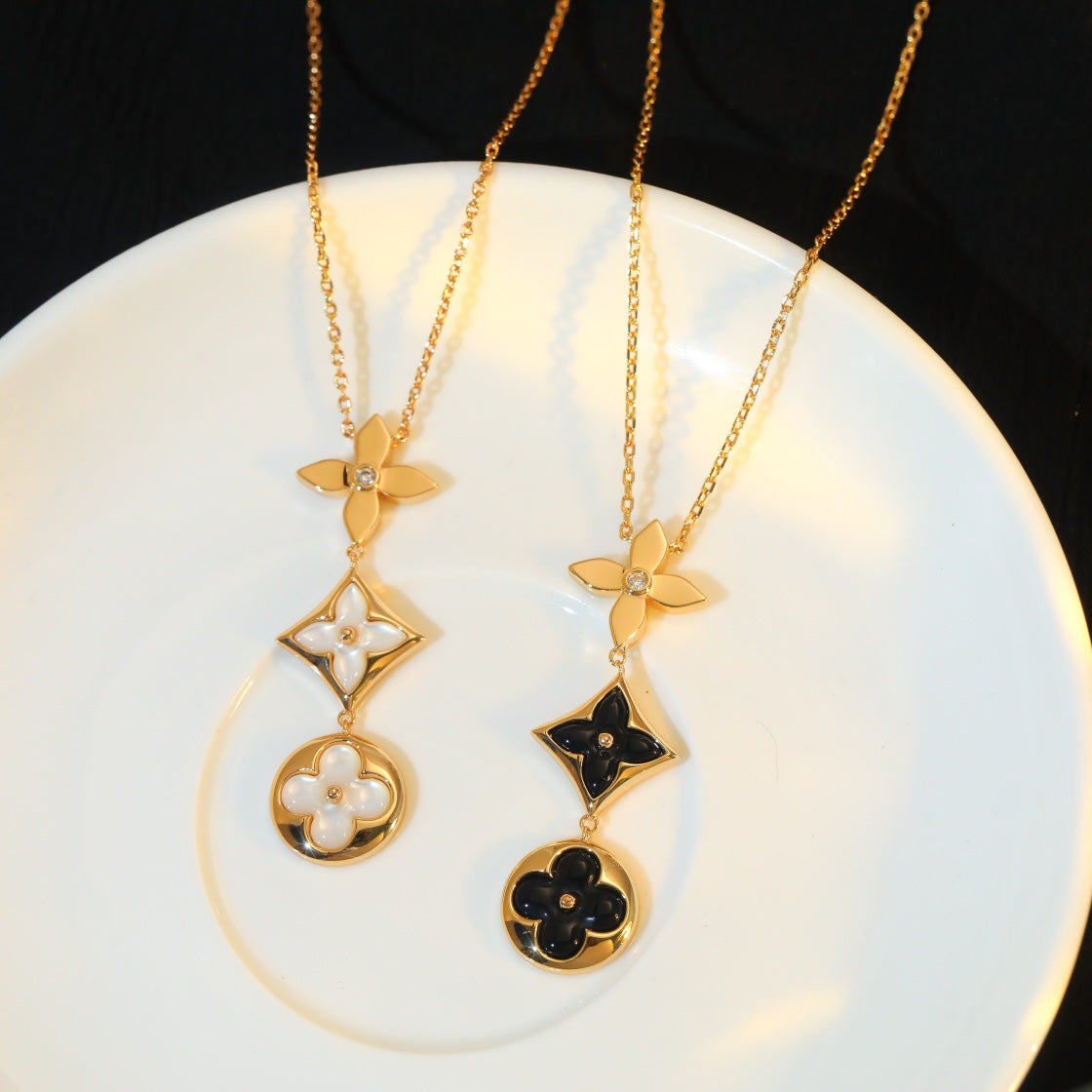 [AW]STAR AND SUN ONYX ROSE GOLD NECKLACE