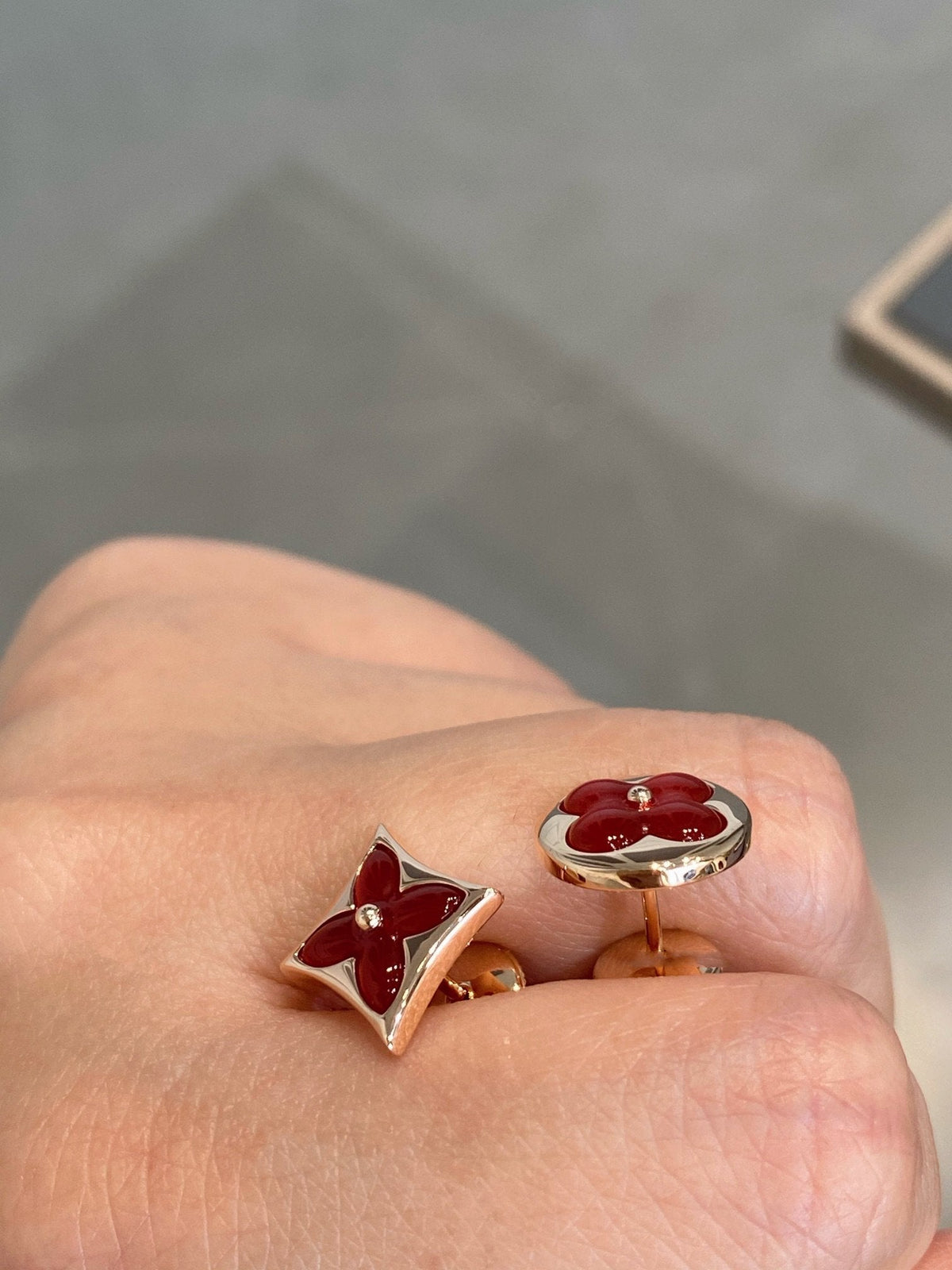 [AW]STAR AND SUN ROSE GOLD CARNELIAN STUD EARRINGS