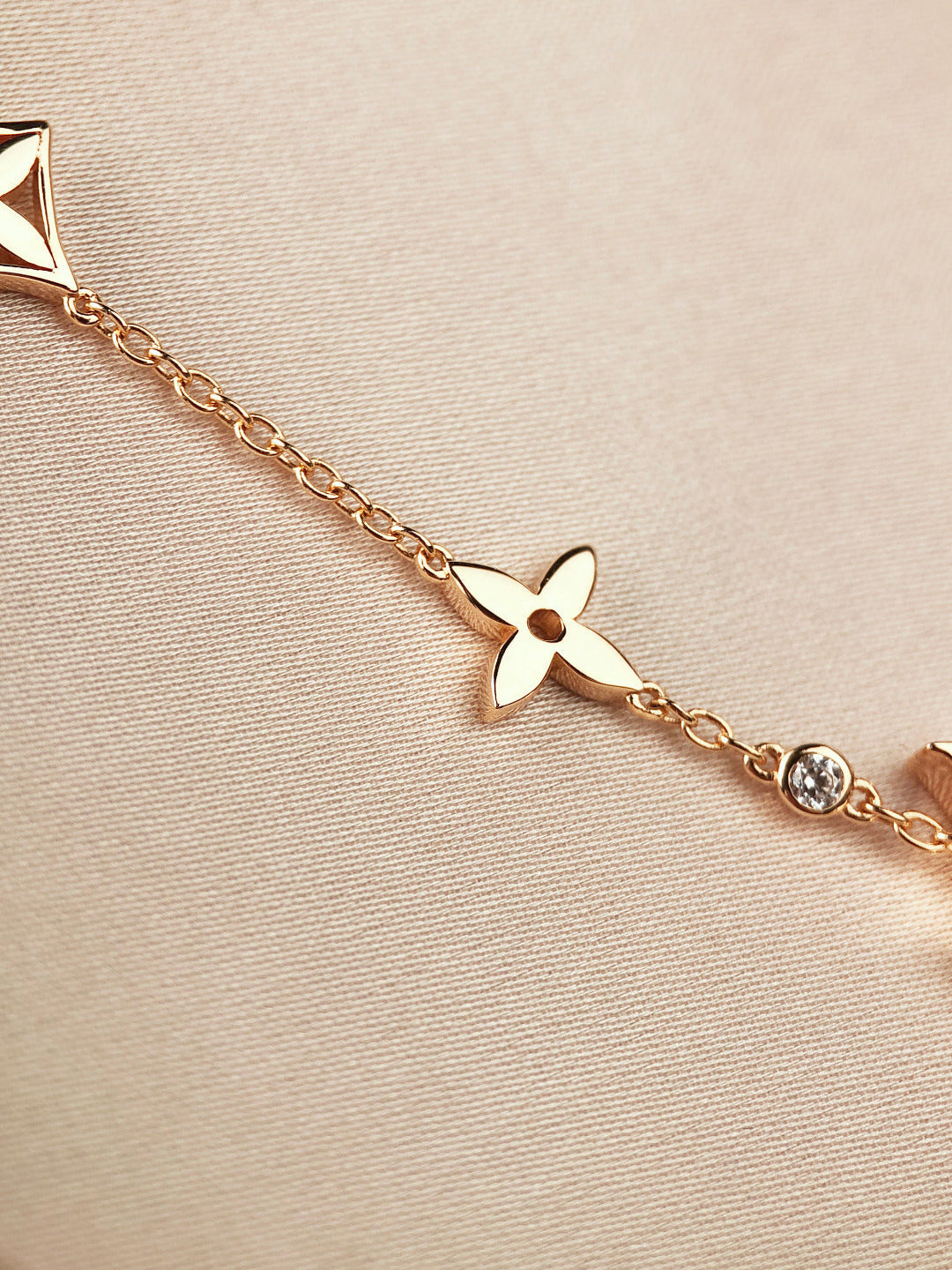[AW]STAR AND SUN 7 MOTIFS GOLD BRACELET