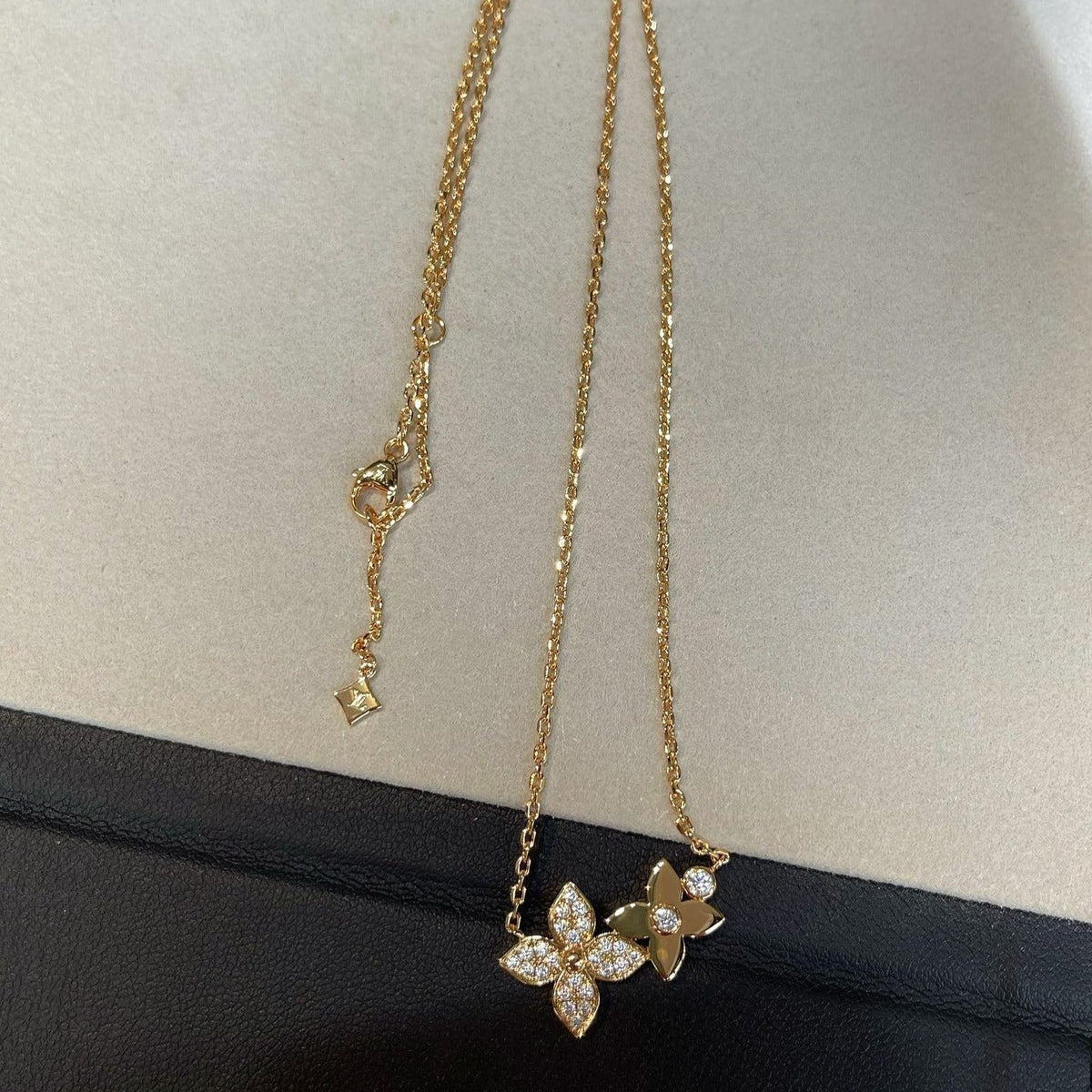 [AW]STAR BLOSSOM NECKLACE ROSE GOLD DIAMONDS