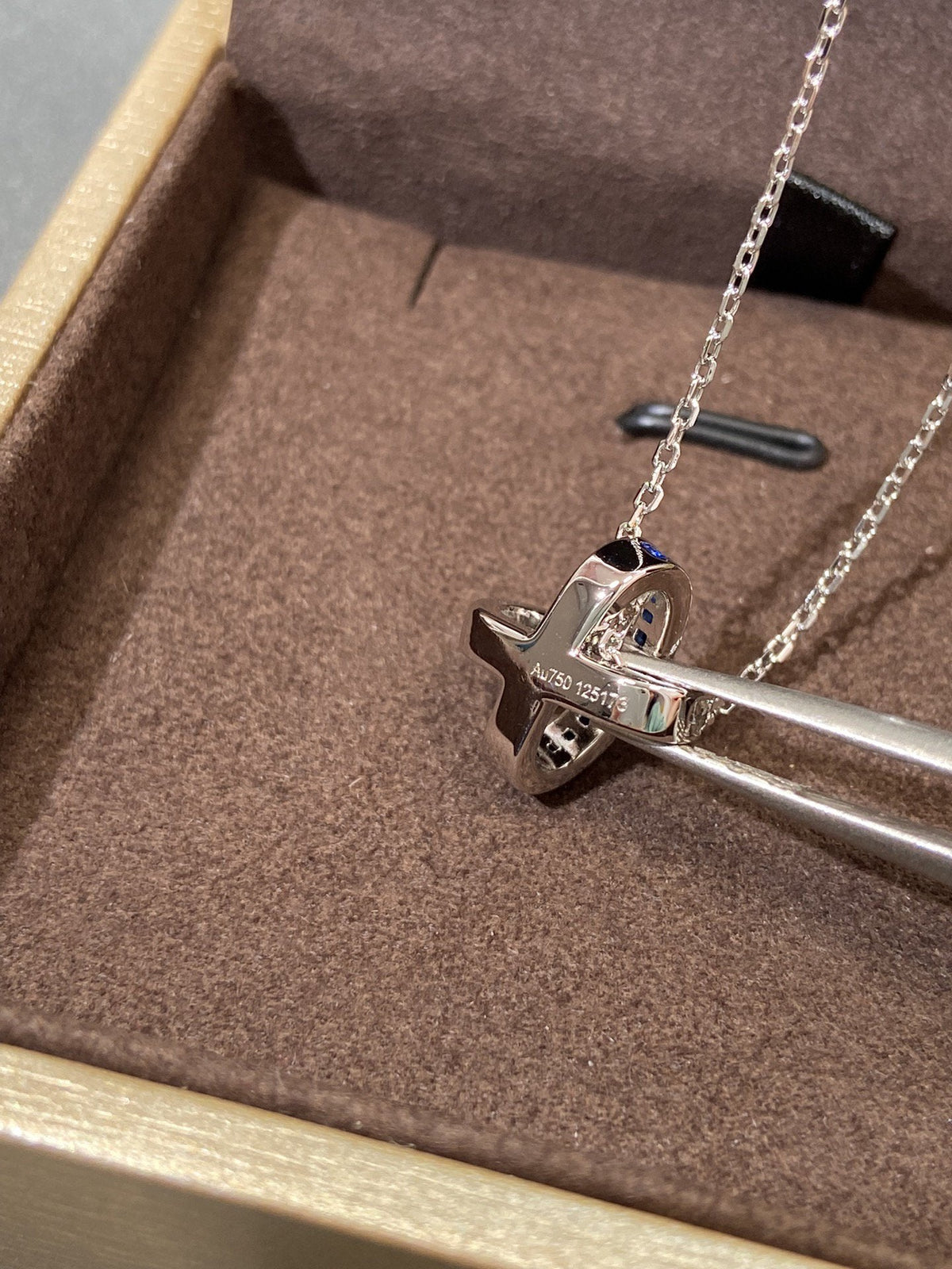 [AW]LIENS DIAMOND SILVER NECKLACE