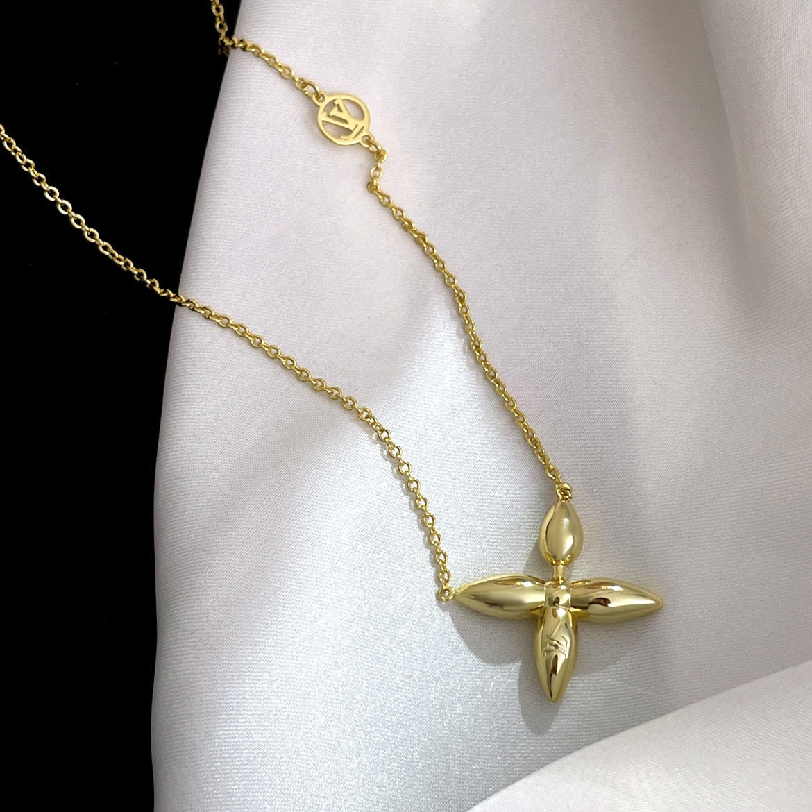 [AW]LOUISETTE GOLD NECKLACE