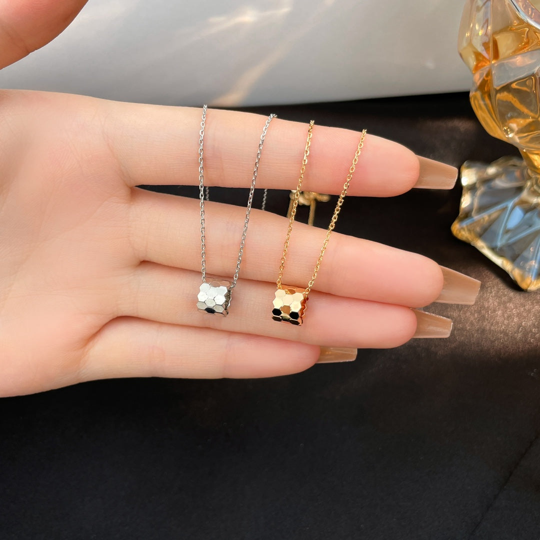 [AW]BEE MINI NECKLACE