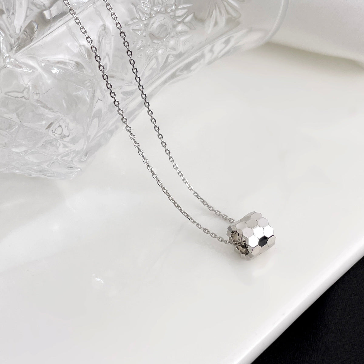 [AW]BEE MINI NECKLACE