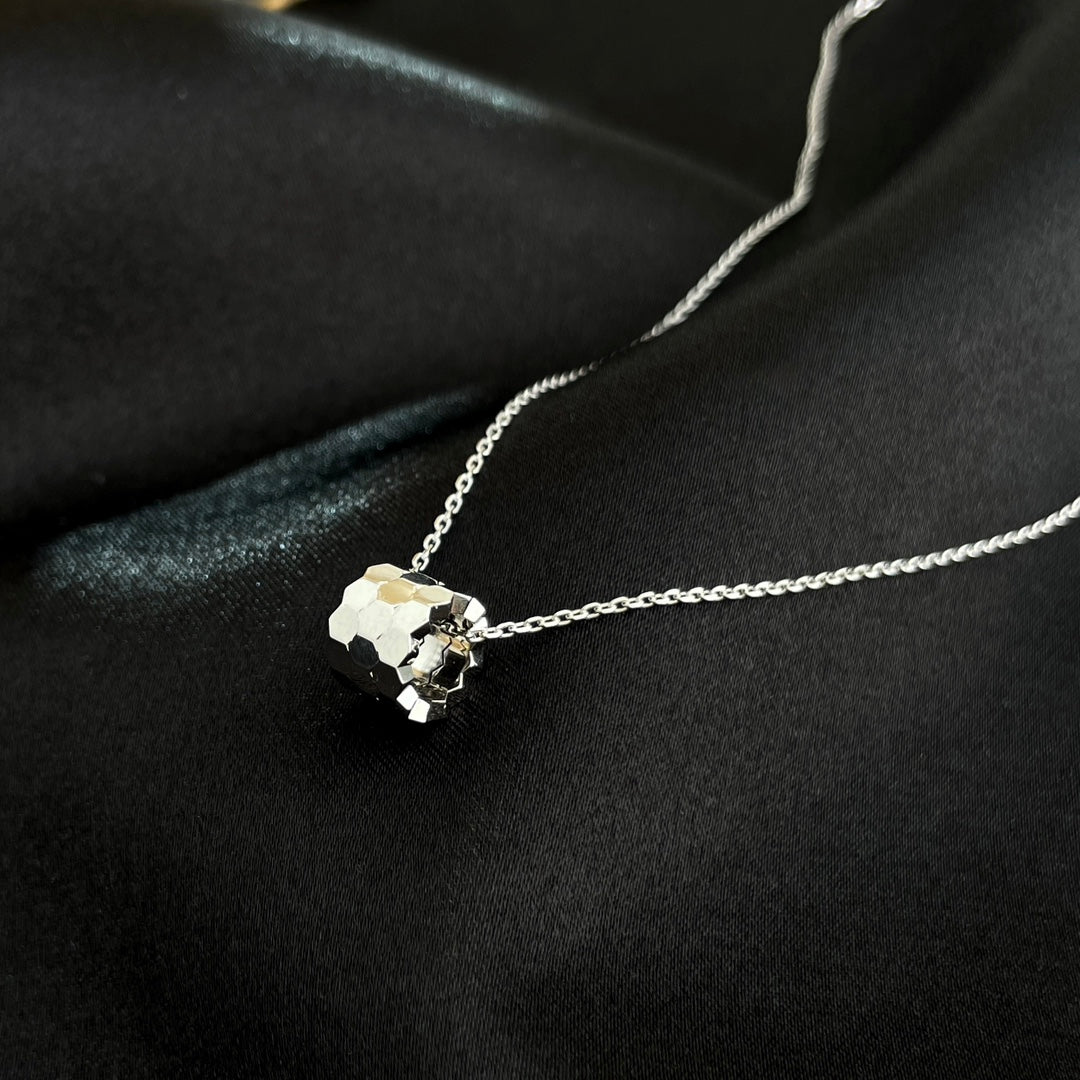 [AW]BEE MINI NECKLACE