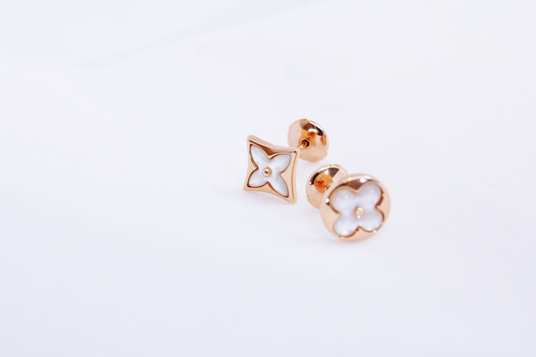 [AW]STAR AND SUN ROSE GOLD MOP STUD EARRINGS