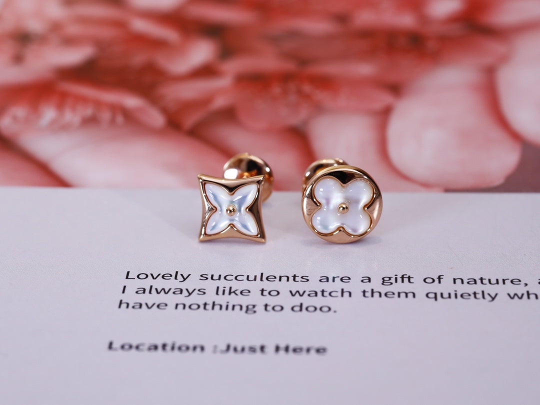 [AW]STAR AND SUN ROSE GOLD MOP STUD EARRINGS