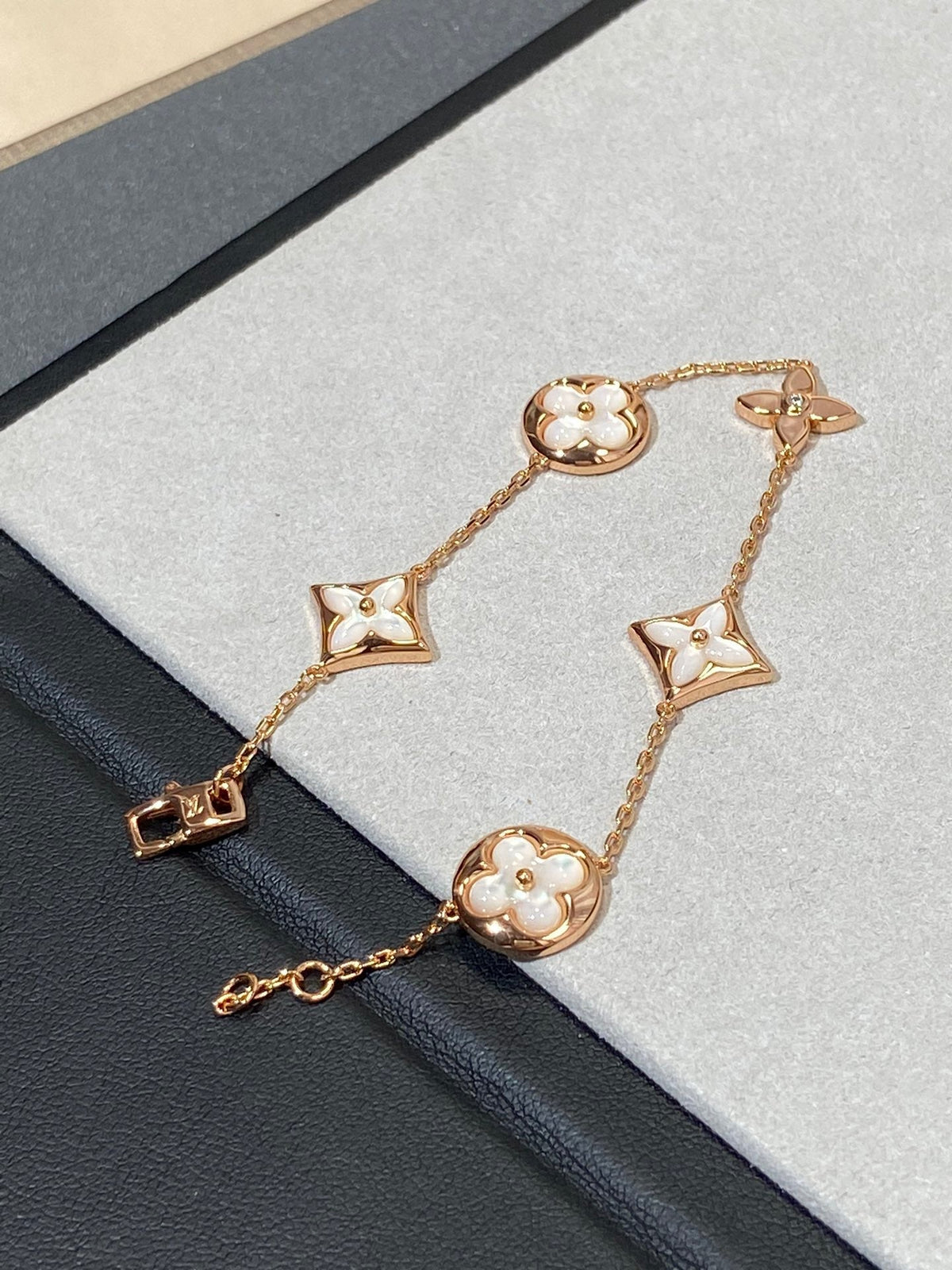 [AW]STAR AND SUN 5 MOTIF MOP ROSE GOLD BRACELET