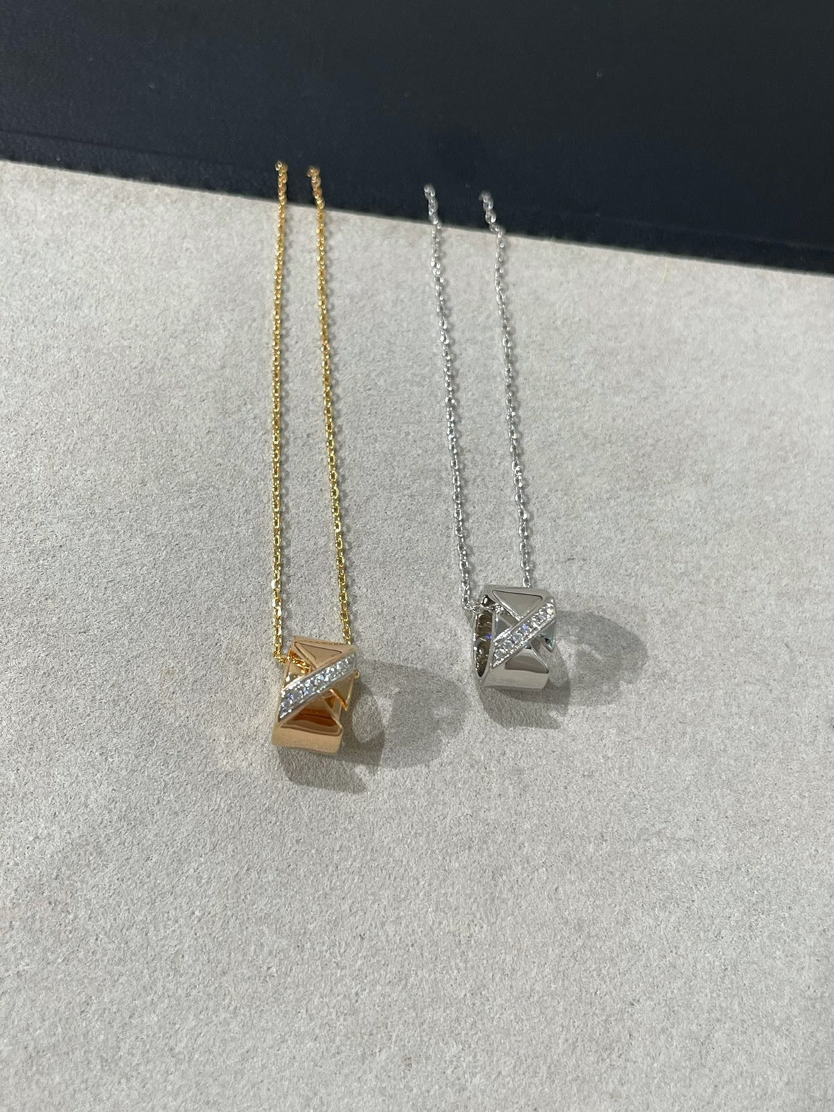 [AW]LIENS EVIDENCE DIAMOND NECKLACE