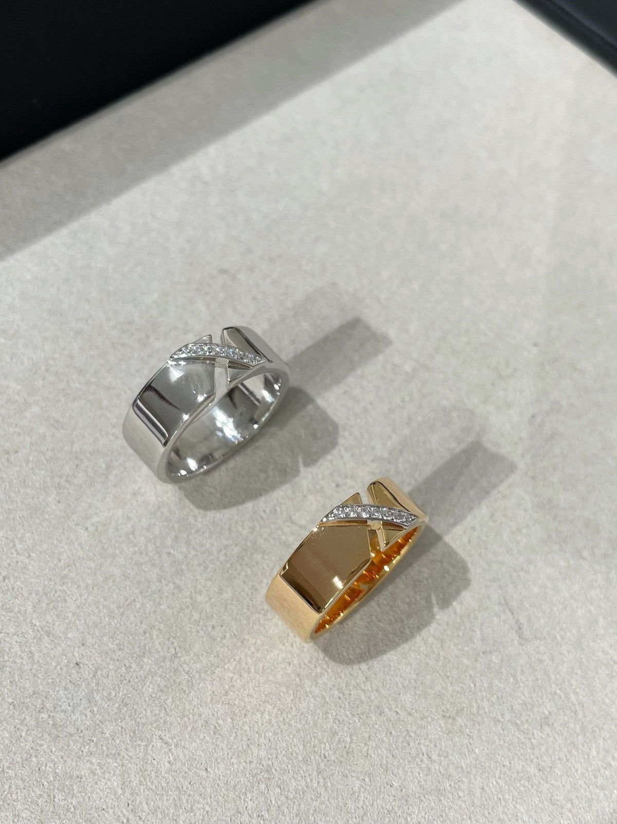[AW]LIENS EVIDENCE DIAOMOND RING