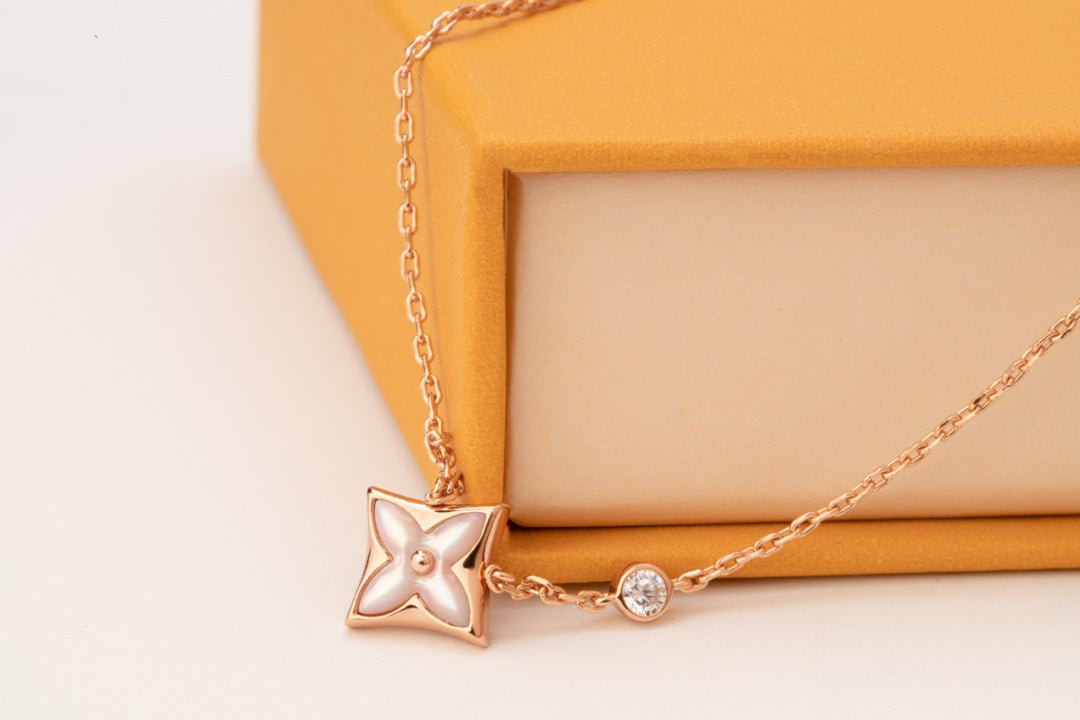 [AW]STAR PINK MOP 1 DIAMOND ROSE GOLD NECKLACE
