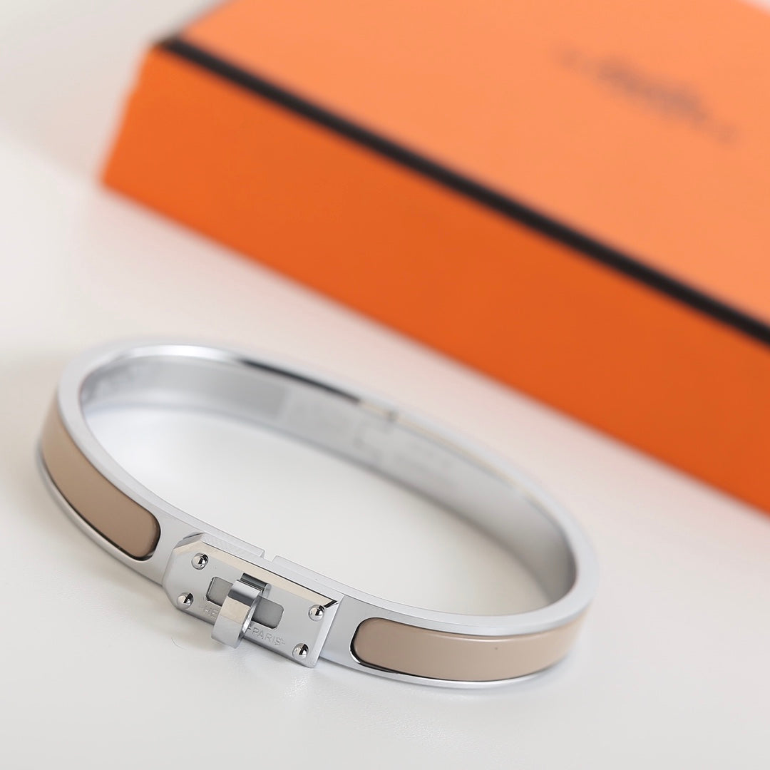 [AW]HM KELLY GREY BRACELET