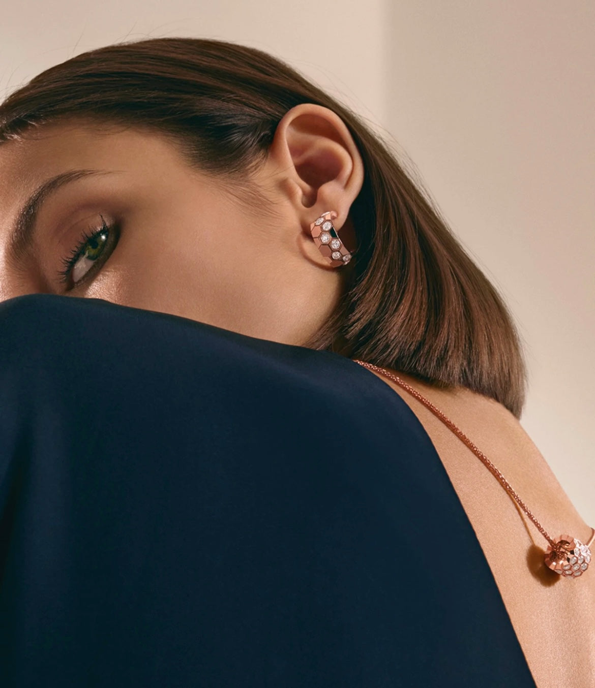 [AW]BEE LOVE DIAMOND HOOP EARRINGS