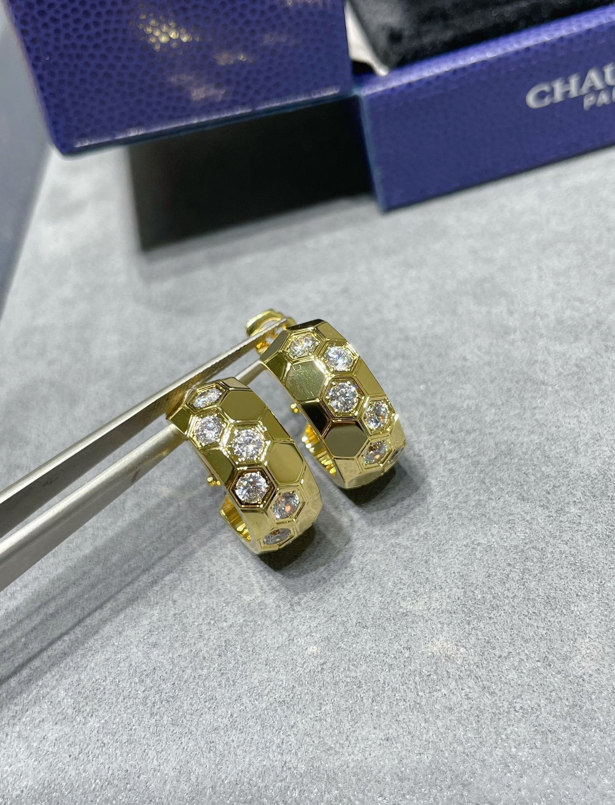 [AW]BEE LOVE DIAMOND HOOP EARRINGS