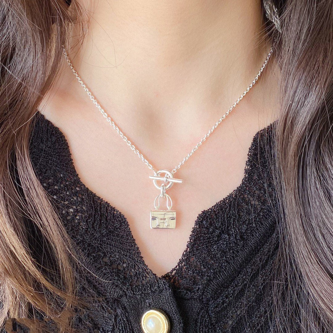 [AW]CONSTANCE PEDANT SILVER NECKLACE