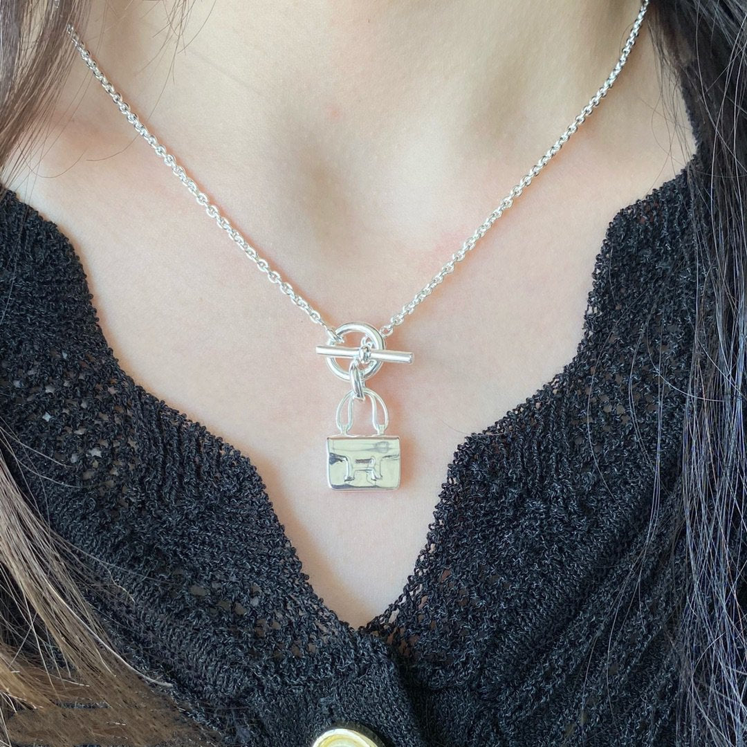 [AW]CONSTANCE PEDANT SILVER NECKLACE