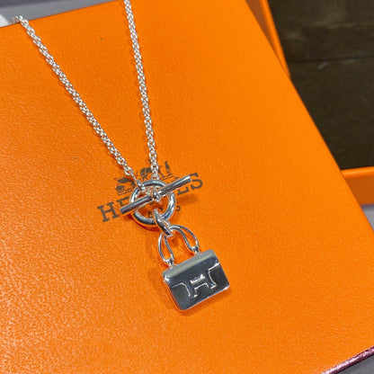 [AW]CONSTANCE PEDANT SILVER NECKLACE