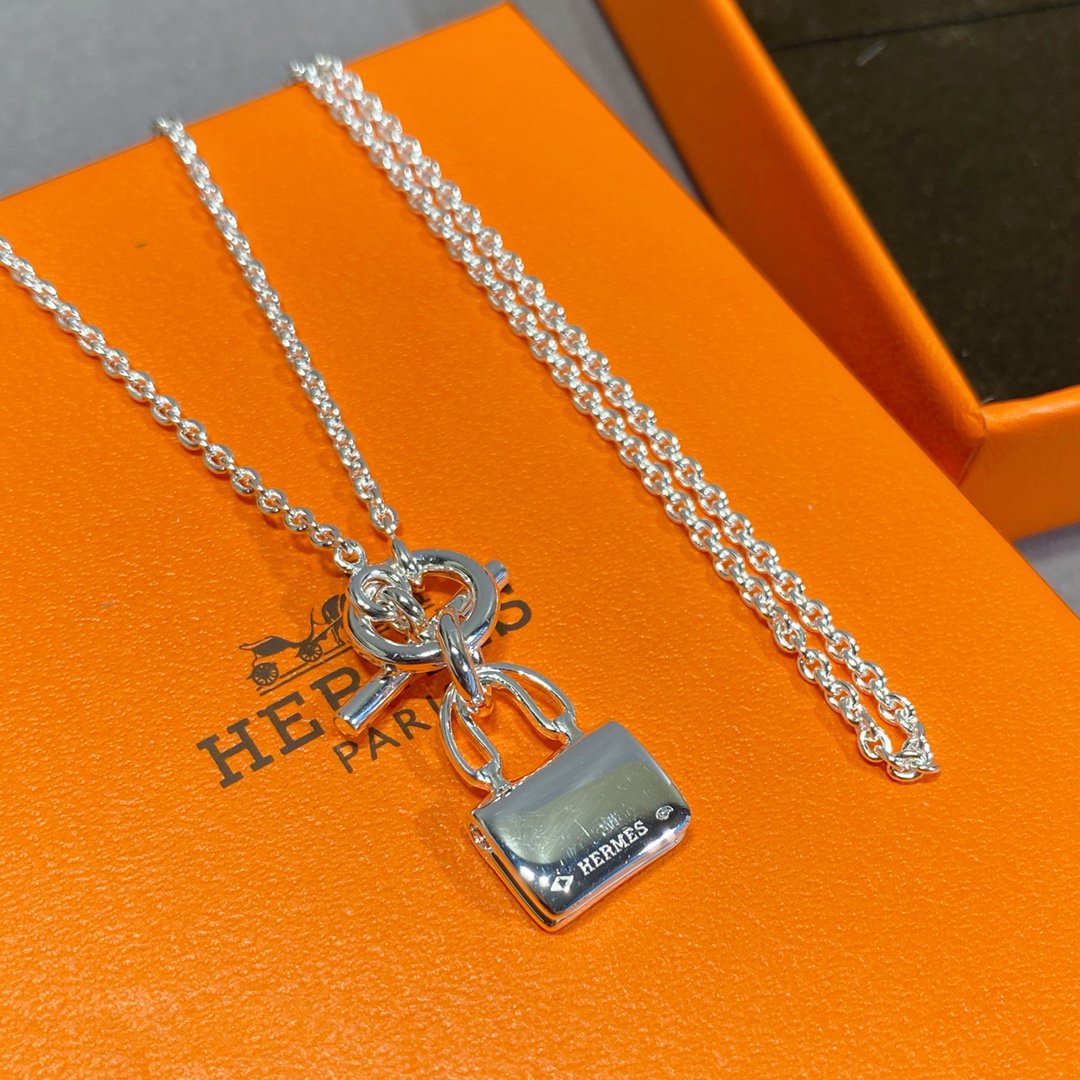 [AW]CONSTANCE PEDANT SILVER NECKLACE