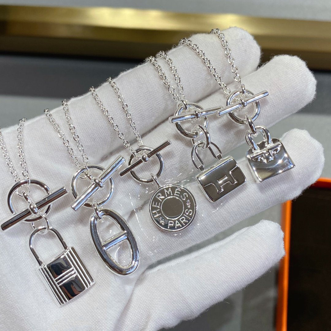 [AW]CONSTANCE PEDANT SILVER NECKLACE