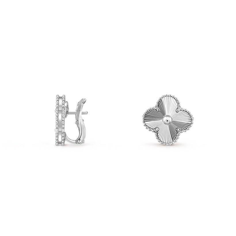 [AW]15MM CLOVER FLOWER STUD EARRINGS WHITE GOLD COLLECTION