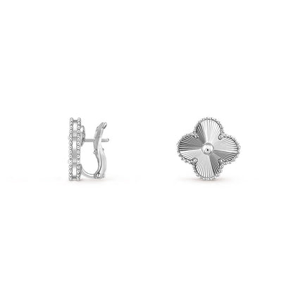 [AW]15MM CLOVER FLOWER STUD EARRINGS WHITE GOLD COLLECTION