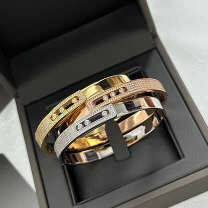 [AW]MOVE NOA PAVÉ DIAMOND BANGLE BRACELET