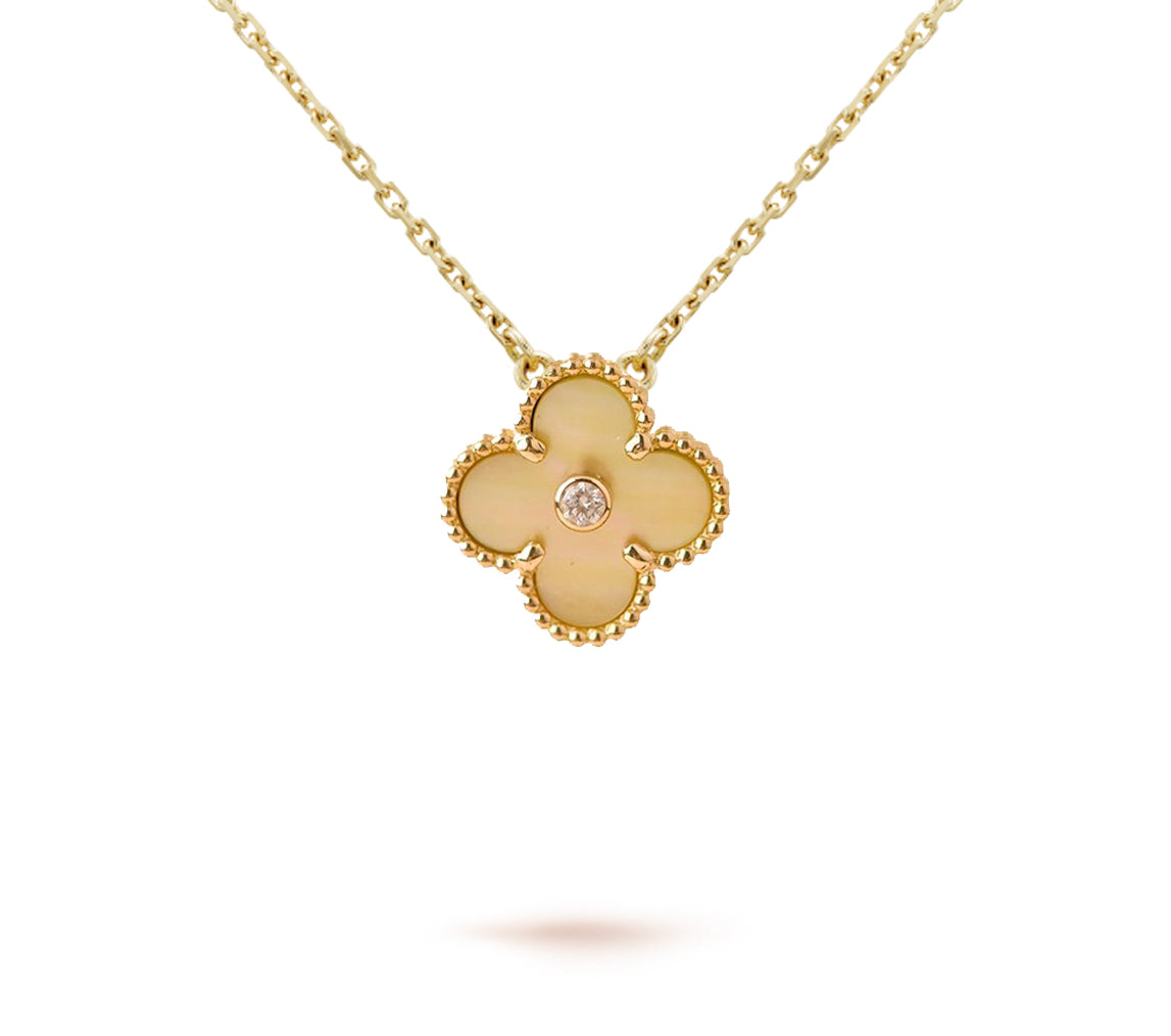 [AW]LIMITED EDITION CHRISTMAS CLOVER FLOWER NECKLACE - 15MM ANNUAL COLLECTIBLE PENDANT