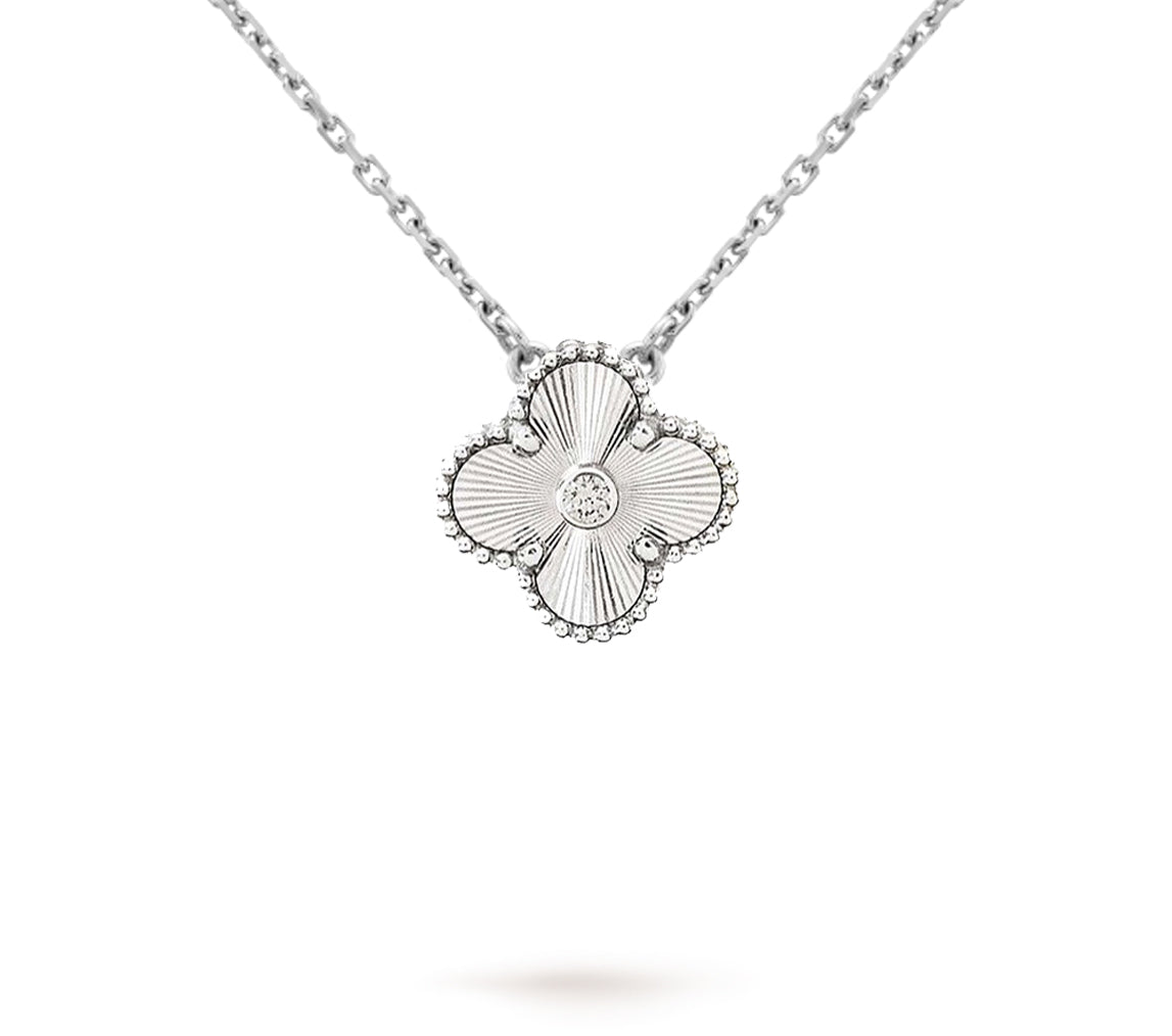 [AW]LIMITED EDITION CHRISTMAS CLOVER FLOWER NECKLACE - 15MM ANNUAL COLLECTIBLE PENDANT