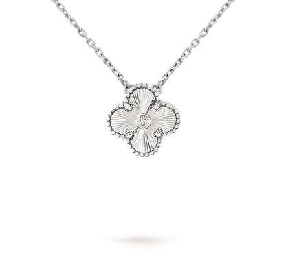 [AW]LIMITED EDITION CHRISTMAS CLOVER FLOWER NECKLACE - 15MM ANNUAL COLLECTIBLE PENDANT