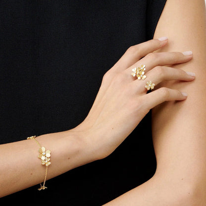 [AW]LUMINOUS BLOSSOM 5-MOTIF CHARM BRACELET