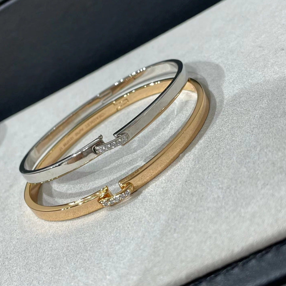 [AW]LIENS EVIDENCE DIAMOND BRACELET
